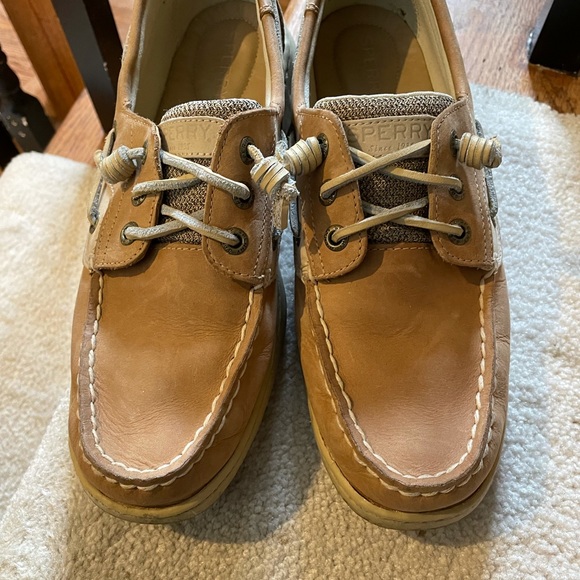 Ladies Sperry Topsiders Gently Worn, tan with contrasting details - Picture 2 of 3